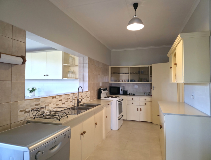 4 Bedroom Property for Sale in Paradise Beach Eastern Cape